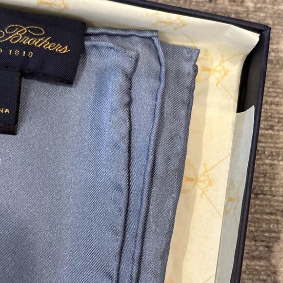 Brooks Brothers Silk Scarf Horse & Carriage Motif New in box Toile Italy - Picture 6 of 10